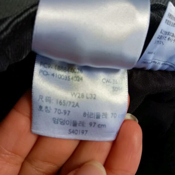 Levi's 712 Jeans Women Size 28x32 Slim Black Denim Pockets Zip Fly - Picture 4 of 12